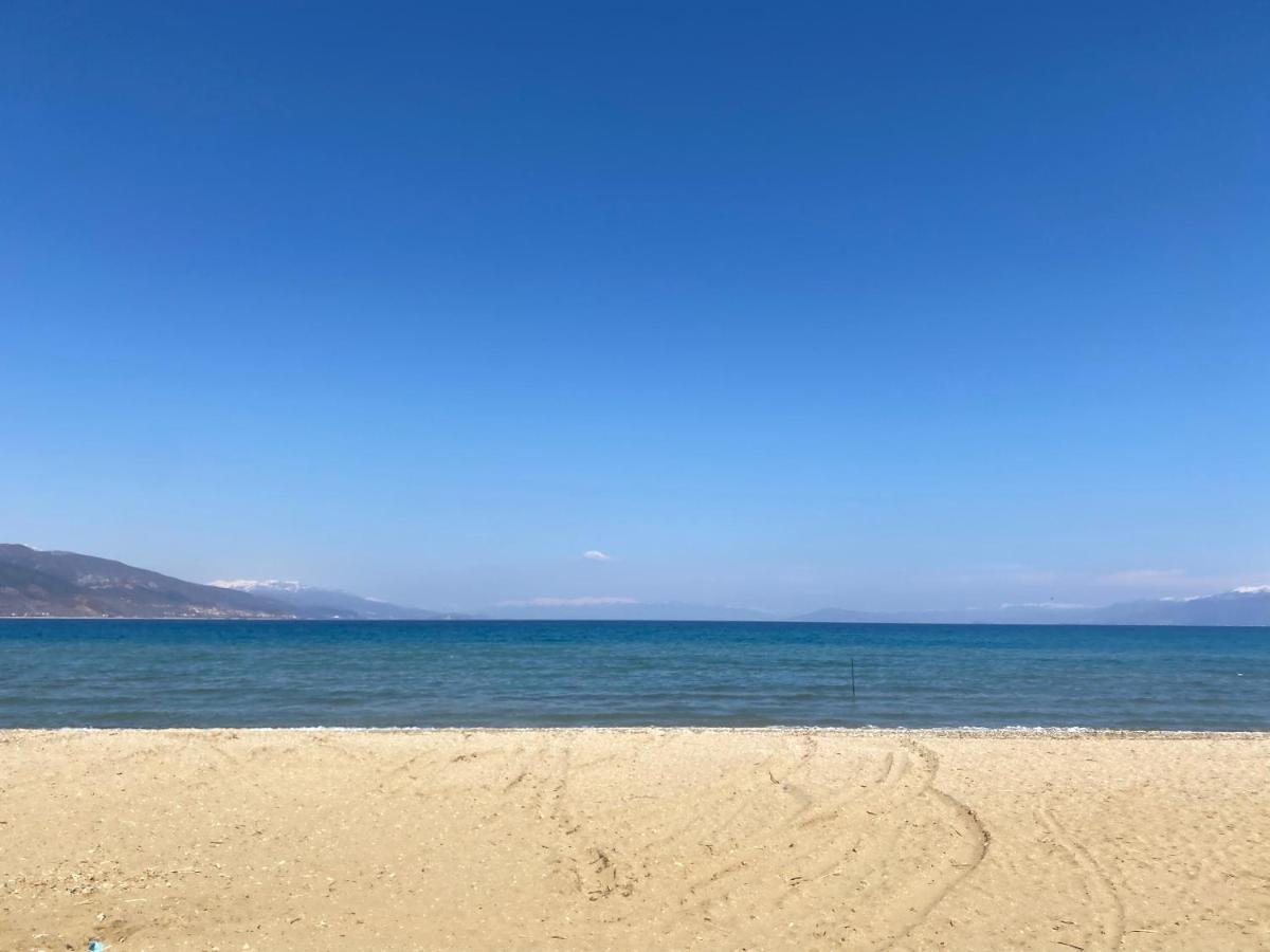 Elton's * Pogradec